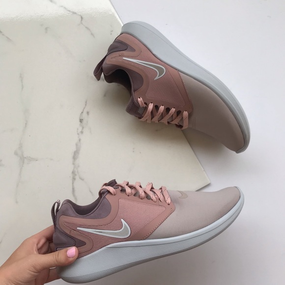 Nike mauve pink running shoes - Picture 7 of 7